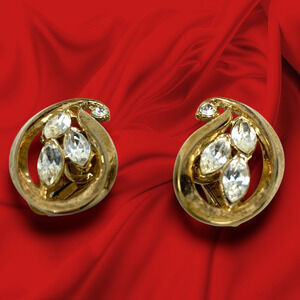 Vintage 1960's Trifari Gold Tone Modernist Crystal Earrings Leverback Couture